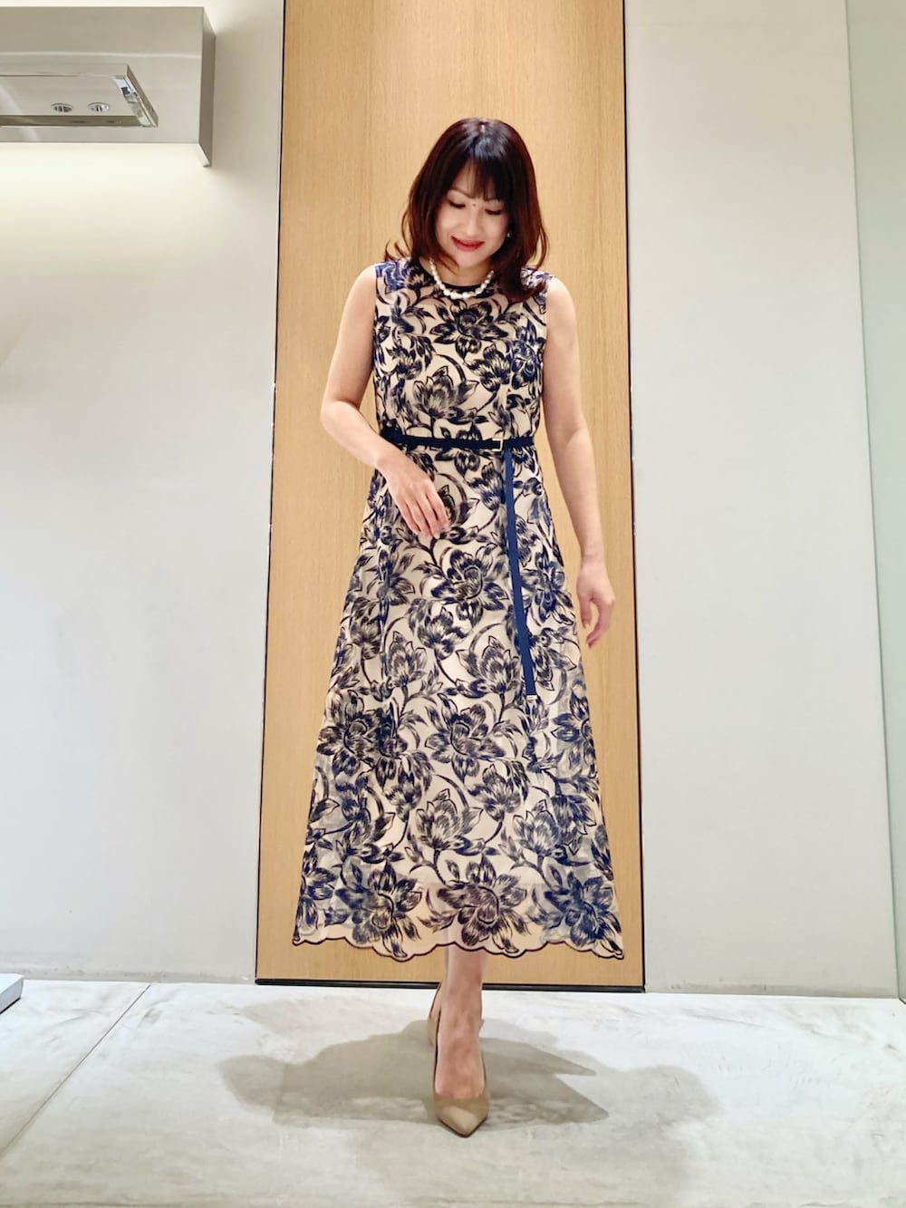 Hasebe.tさんの「トリアセサテンボレロジャケット（ANAYI）」を使ったコーディネートの5枚目の写真