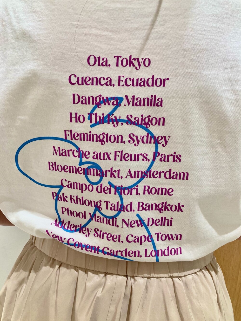 「アナイ(ANAYI)、ジレ、Tシャツ、スカート、レイヤードスタイル、大人カジュアル、春、大人かわいい、きれいめカジュアル、フェミニン、ピンク、ベージュ、低身長、ツイード、プリントT」｜「ANAYIのフラッフィーツイード4ポケットジレ（ベスト、ピンク系）」を使った、Hasebe.tさん（レディース・154cm）の冬コーディネートの10枚目の写真