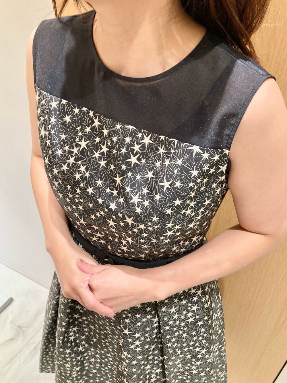 「アナイ(ANAYI)、冬アウター、ロングコート、お出かけコーデ、ワンピース、クリスマスに着たい服、冬コーデ、オトナ女子、きれいめコーデ、ピンク、大人かわいい、ジャガード、柄物、カシミヤ、低身長」｜「ANAYIのカシミヤベルト付きクルーコート（その他アウター、ピンク系）」を使った、Hasebe.tさん（レディース・154cm）の冬コーディネートの7枚目の写真