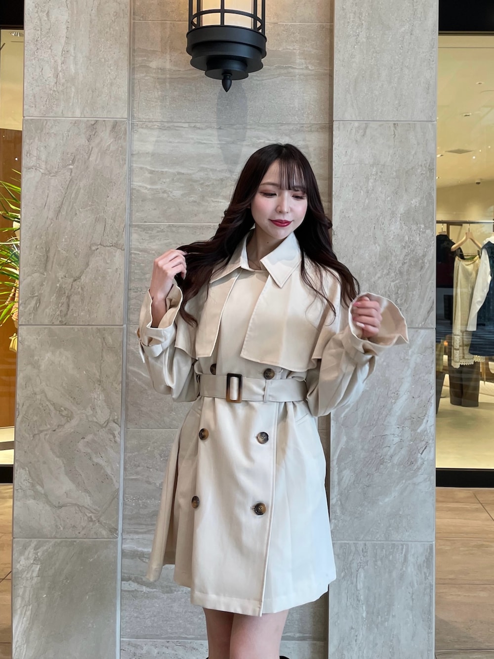 その他のジャケット/アウター、ブラック系のブーツを着用したレディースの春コーディネートの3枚目の写真