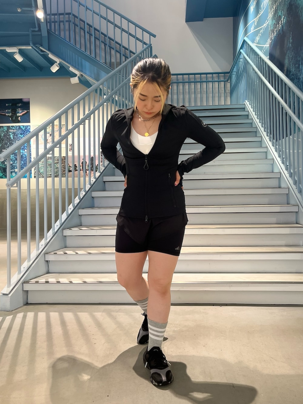 EI(六本木オフィス)｜adidas by Stella McCartneyのスニーカーを