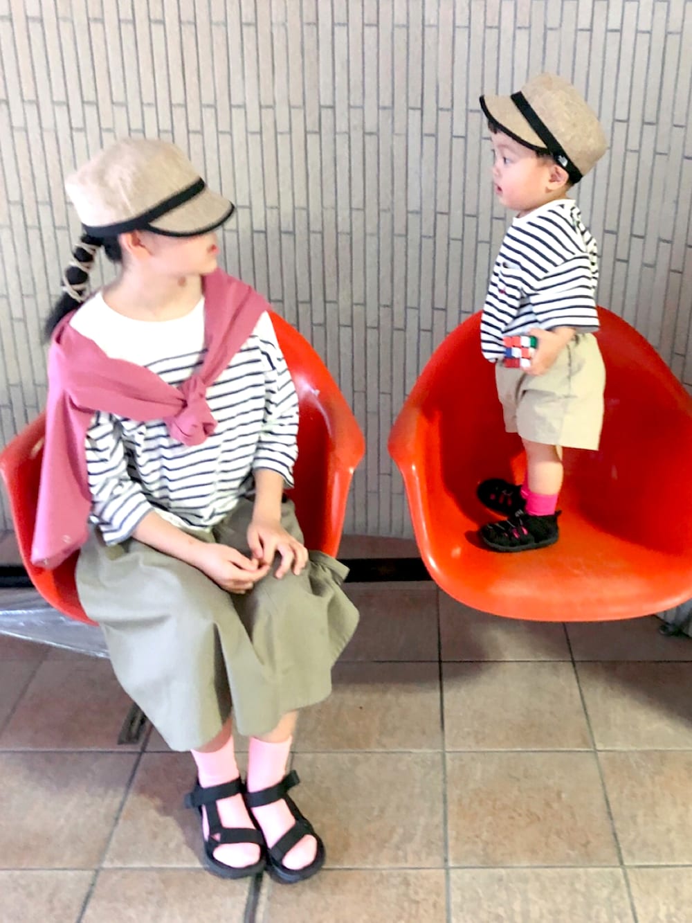 「キャップ、リンクコーデ、ボーダー、おしゃれさんと繋がりたい、中学生、THE NORTH FACE、プチプラ、休日スタイル、スカート、カーディガン、ピンク」｜「GLOBAL WORKの【キッズ】DRY／ボートネックボーダー7分袖/959342（Tシャツ/カットソー、グリーン系）」を使った、りちゅ♡♡さん（キッズ・145cm）の春コーディネートの2枚目の写真