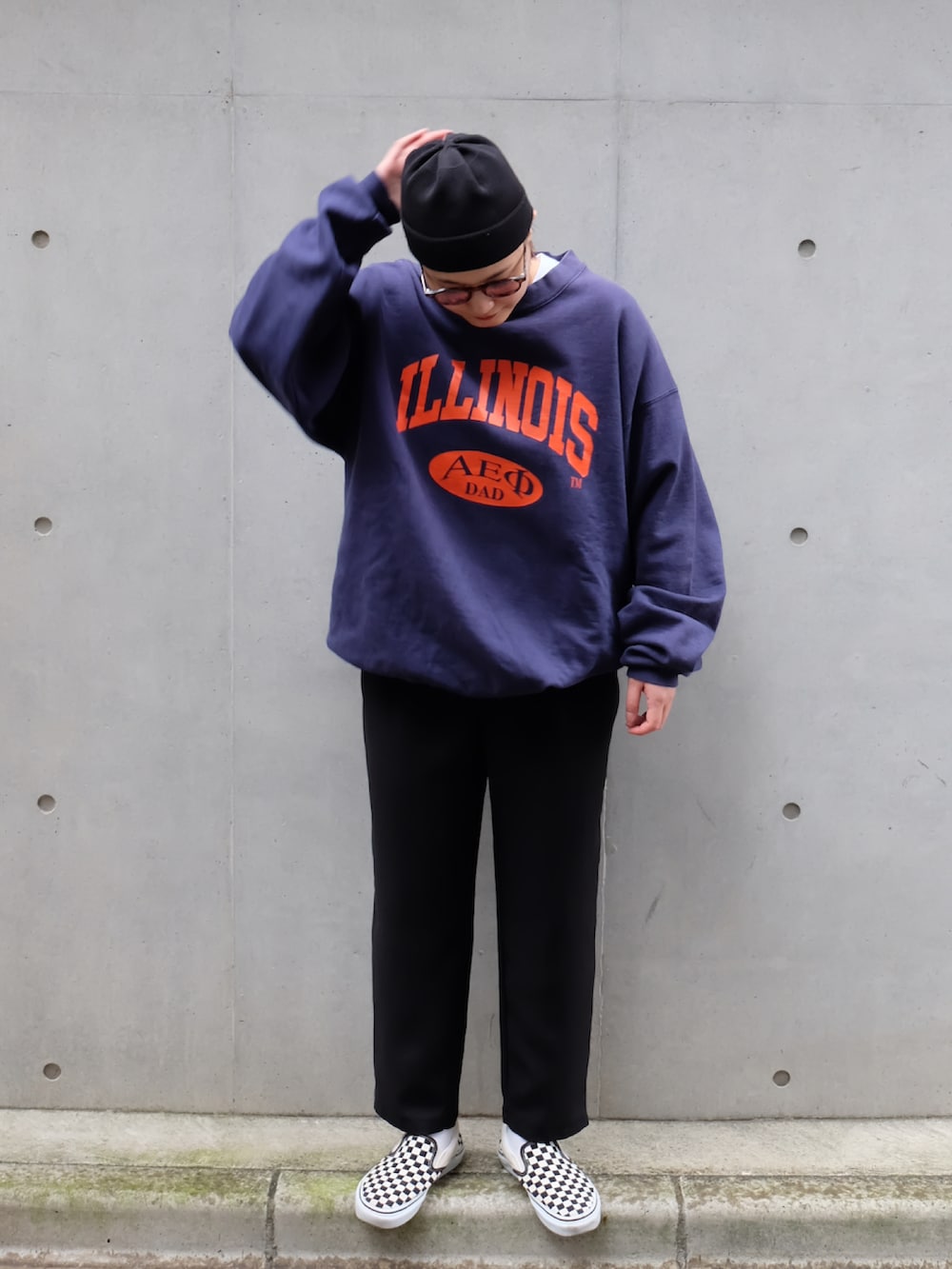 その他のスリッポンを着用したレディースの秋コーディネートの3枚目の写真