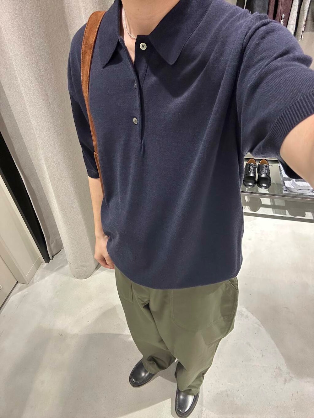 「別注、デートコーデ、newarrival、休日スタイル、綺麗めカジュアル、旅行コーデ、暑い、ここでしか手に入らない別注アイテム、スタッフのこれ買いました、わたしのイチ推しブランド、外遊びコーデ、newbasic」｜「URBAN RESEARCHのnew basic　ウールシルクニットポロ（ポロシャツ、ブルー系）」を使った、nishioka さん（メンズ・170cm）の夏コーディネートの3枚目の写真