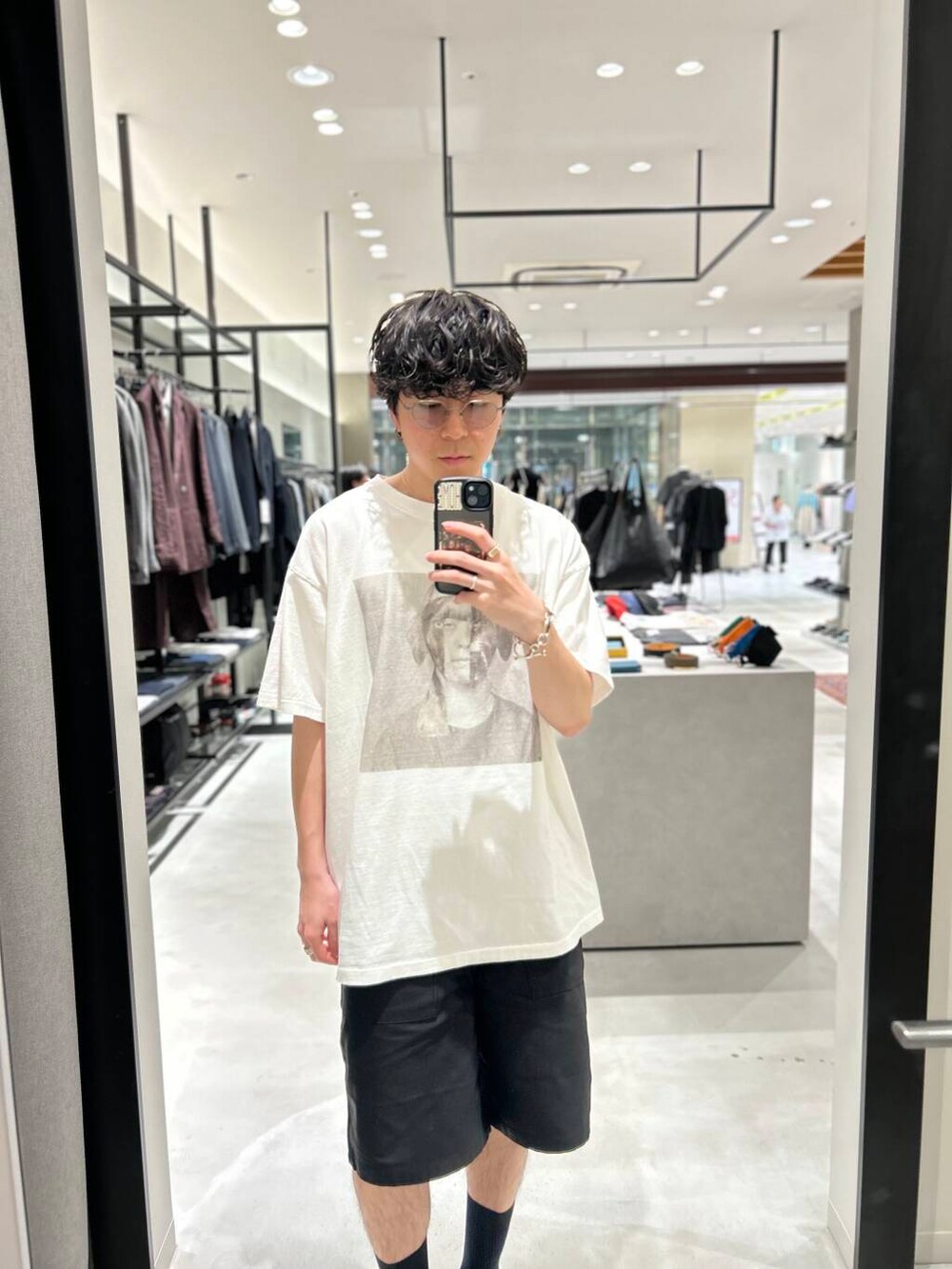 「別注、デートコーデ、newarrival、休日スタイル、サンダルコーデ、綺麗めカジュアル、旅行コーデ、暑い、ciota、ここでしか手に入らない別注アイテム、スタッフのこれ買いました、わたしのイチ推しブランド、外遊びコーデ、newbasic、サマシェア」｜「BIRKENSTOCKのBIRKENSTOCK　Boston(Narrow)（サンダル、ベージュ系）」を使った、nishioka さん（メンズ・170cm）の夏コーディネートの2枚目の写真