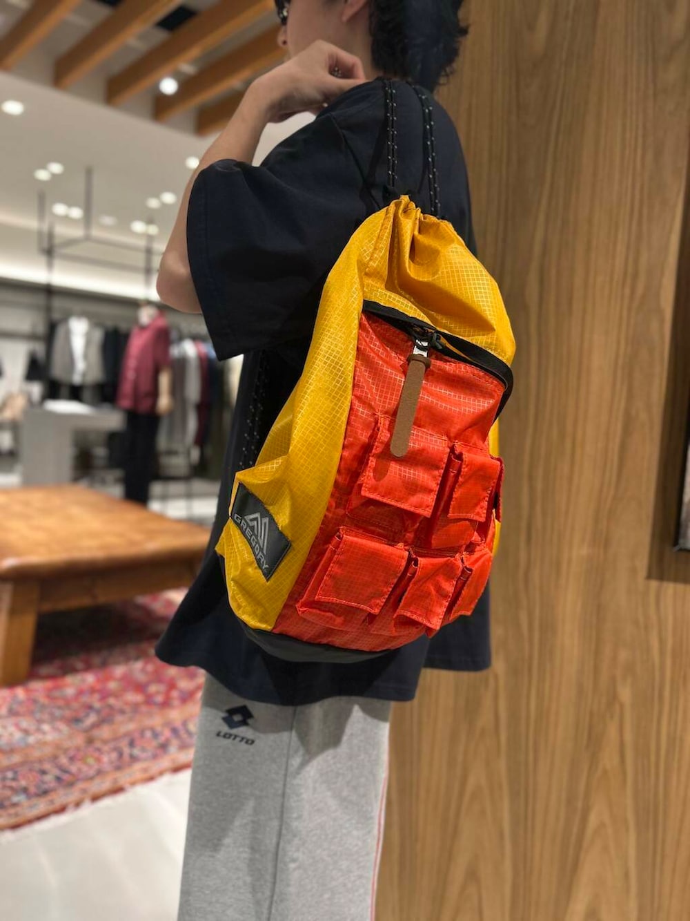 「モノトーン、ワントーン、newarrival、休日スタイル、機能性素材、旅行コーデ、帰省コーデ、サマーショーツ、ここでしか手に入らない別注アイテム、私のイチ推しブランド、スタッフのこれ買いました、夏フェスコーデ、外遊びコーデ、ddddddd、とても暑い」｜「Jugaad14のjugaad 14　HORIZON CLEAR（メガネ、ブラウン系）」を使った、nishioka さん（メンズ・170cm）の夏コーディネートの3枚目の写真