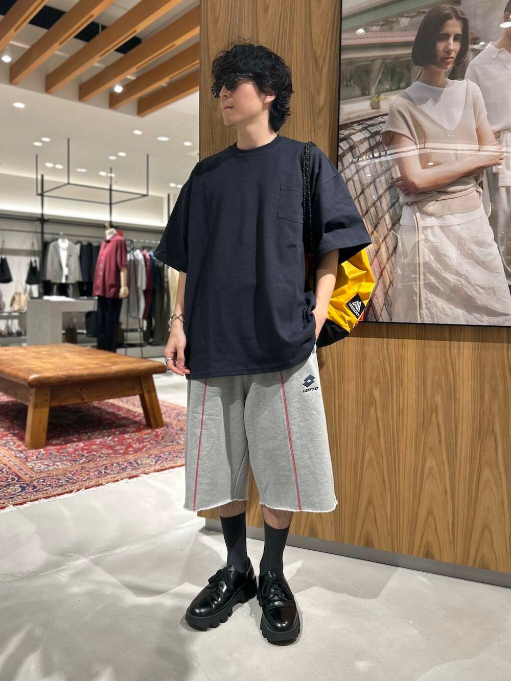 「モノトーン、ワントーン、newarrival、休日スタイル、機能性素材、旅行コーデ、帰省コーデ、サマーショーツ、ここでしか手に入らない別注アイテム、私のイチ推しブランド、スタッフのこれ買いました、夏フェスコーデ、外遊びコーデ、ddddddd、とても暑い」｜「Jugaad14のjugaad 14　HORIZON CLEAR（メガネ、ブラウン系）」を使った、nishioka さん（メンズ・170cm）の夏コーディネートの2枚目の写真