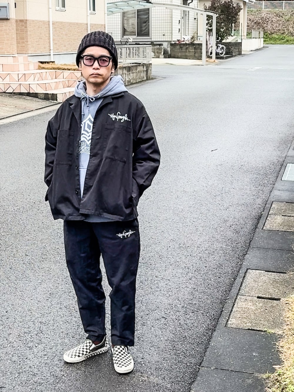 「シンプルスタイル、セットアップ、CPOジャケット、パーカー、ビッグシルエット、シンプルコーデ、ニット帽、スリッポン、ストリート」｜SG Ryoheyさん（メンズ・163cm）の春コーディネートの3枚目の写真