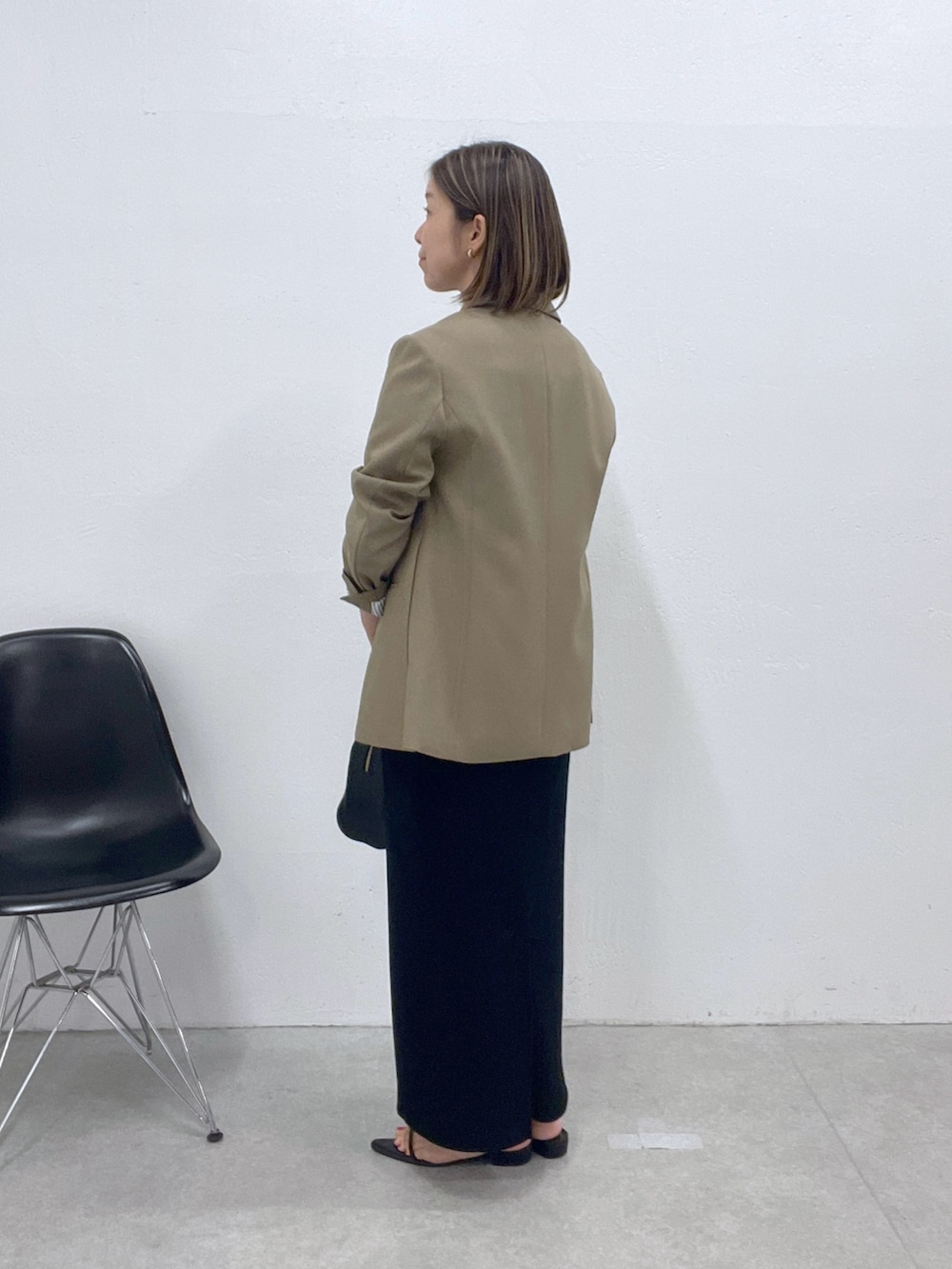 「ジャケット、ジャケットスタイル、ワンピース、ワンピーススタイル、ワンピースコーデ、着痩せ・細見え、着痩せ」|「COLLAGE GALLARDAGALANTEのウールライクダブルジャケット/セットアップ可/WEB限定カラー展開(テーラードジャケット、ベージュ系)」を使った、IDEchanさん(骨格ストレート・レディース・161cm)の夏コーディネートの3枚目の写真
