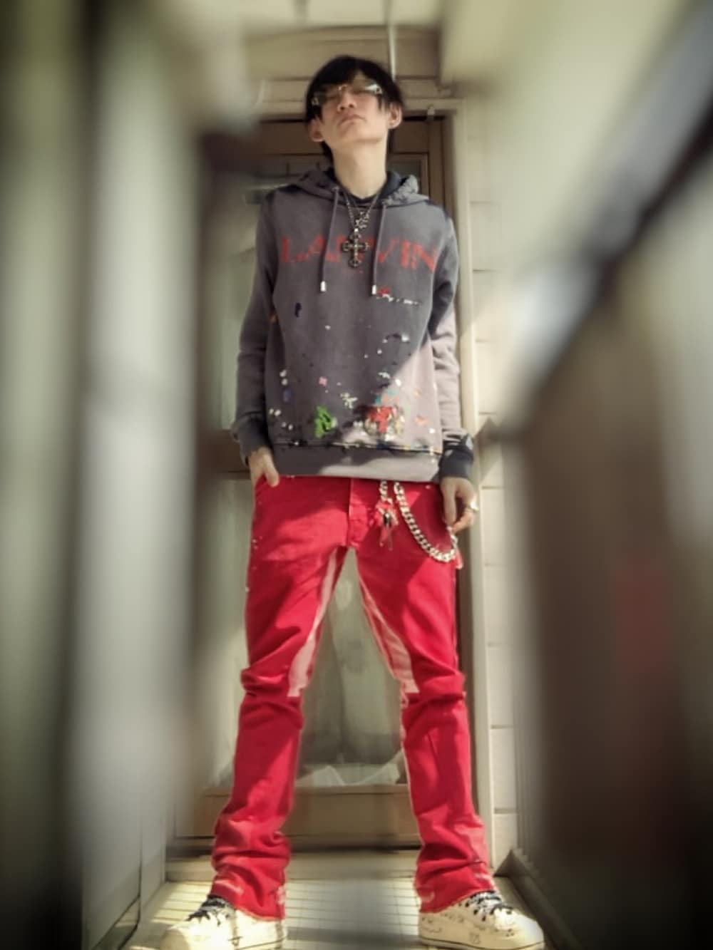 「GALLERY DEPT.、Chrome Hearts、gallery dept. × lanvin、lanvinparis、r13、cazal」｜「GALLERY DEPTのアイテム（その他パンツ、レッド系）」を使った、ユウキチさん（メンズ・172cm）の春コーディネートの3枚目の写真