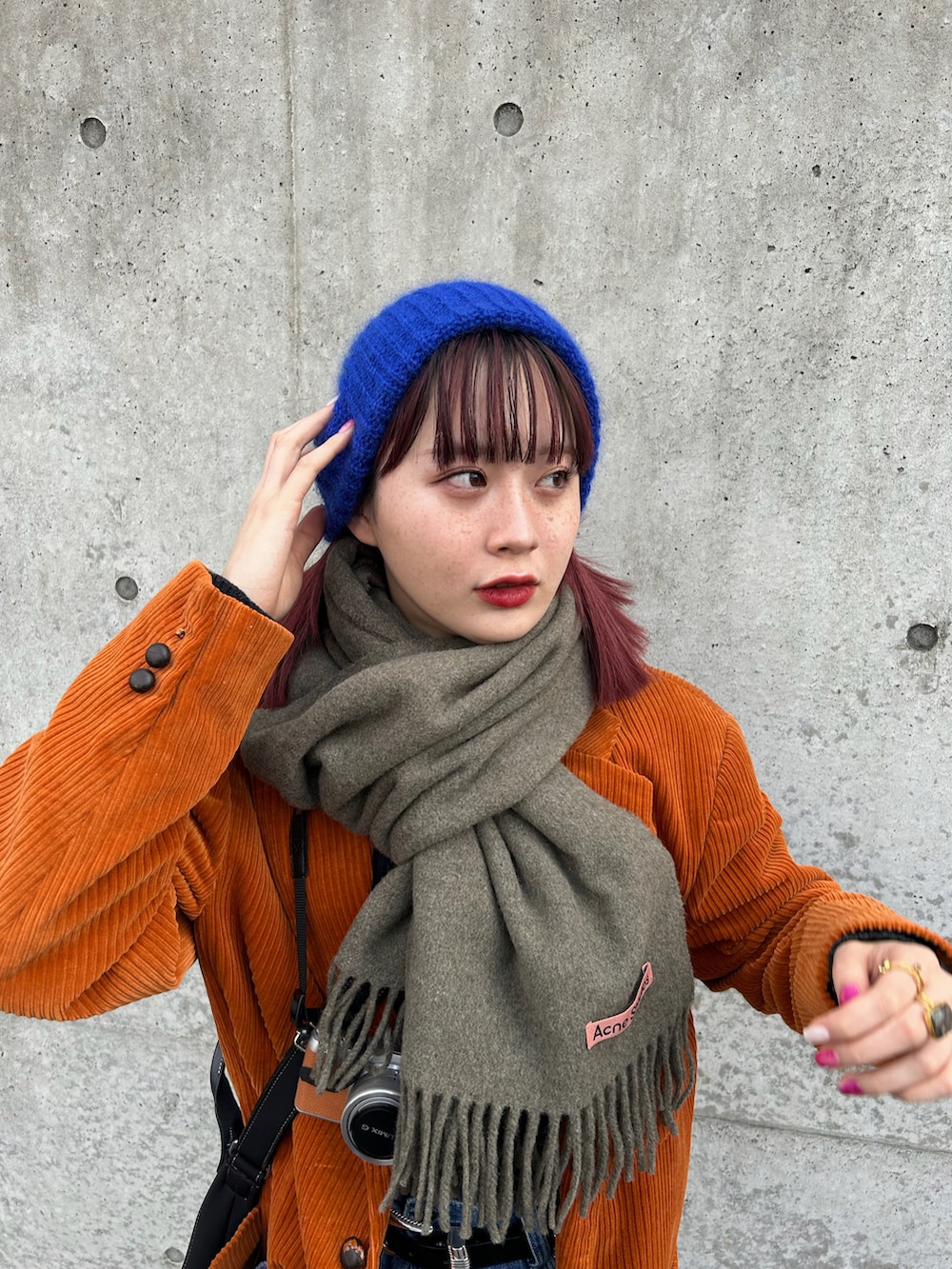「私の推しブランド、おしゃれさんと繋がりたい、休日スタイル、骨格ウェーブ、高身長女子、ジャケット、ジャケットスタイル、デニムパンツ、ユニクロ、コンバース、TOGA、maisonspecial、ローリーズファーム(LOWRYS FARM)、ニット帽」｜「G-STAR RAWのSTRAY ULTRA HIGH LOOSE JEANS/ハイウエスト/ワイド/ルーズ（デニムパンツ、ブルー系）」を使った、Mireyさん（骨格ウェーブ・レディース・172cm）の冬コーディネートの3枚目の写真