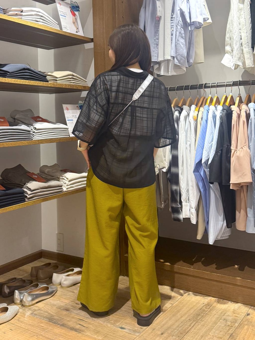 「低身長、体型カバー、カジュアル、低身長_GLOBALWORK、145～150cm_GLOBALWORK、GLOBAL WORK、シャツ、Tシャツ、ウエストゴム、ゆったり、ベーシック/シンプル」｜「GLOBAL WORKのリッチクリーンプリントT半袖/147640（Tシャツ/カットソー、ホワイト系）」を使った、shizuruさん（レディース・149cm）の夏コーディネートの3枚目の写真