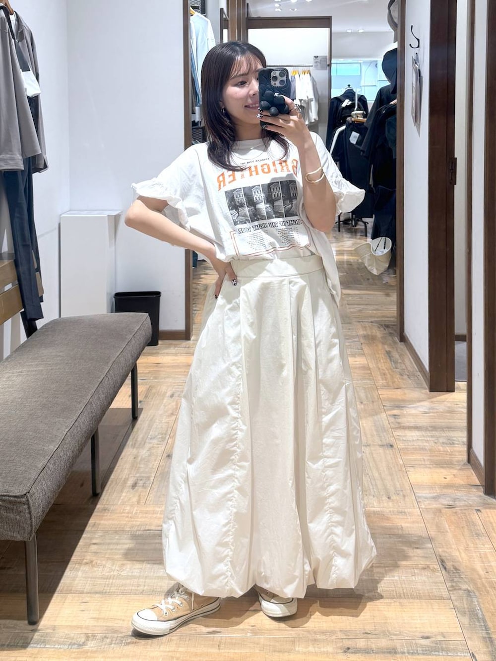 「低身長、体型カバー、カジュアル、低身長_GLOBALWORK、145～150cm_GLOBALWORK、GLOBAL WORK、Tシャツ、スカート、ウエストゴム、ゆったり、スニーカー、ベーシック/シンプル、夏コーデ」｜「GLOBAL WORKのステンレス二連チョーカーネックレス/251910（ネックレス、シルバー系）」を使った、shizuruさん（レディース・149cm）の春コーディネートの3枚目の写真