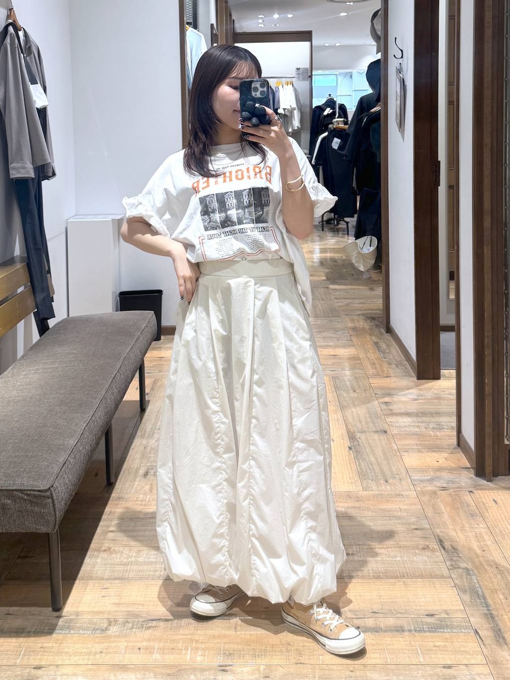 「低身長、体型カバー、カジュアル、低身長_GLOBALWORK、145～150cm_GLOBALWORK、GLOBAL WORK、Tシャツ、スカート、ウエストゴム、ゆったり、スニーカー、ベーシック/シンプル、夏コーデ」｜「GLOBAL WORKのステンレス二連チョーカーネックレス/251910（ネックレス、シルバー系）」を使った、shizuruさん（レディース・149cm）の春コーディネートの4枚目の写真