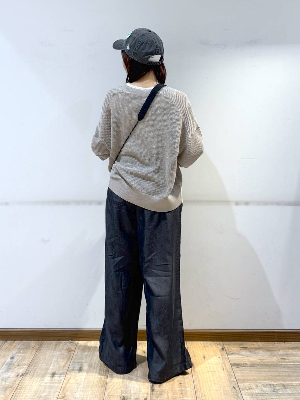 「低身長、体型カバー、カジュアル、低身長_GLOBALWORK、145～150cm_GLOBALWORK、GLOBAL WORK、カーディガン、タンクトップ、ワイドパンツ、ウエストゴム、ゆったり、サンダル、ベーシック/シンプル、きれいめカジュアル」｜「GLOBAL WORKの洗えるドライメッシュカーディガン/288080（カーディガン/ボレロ、ブラウン系）」を使った、shizuruさん（レディース・149cm）の春コーディネートの3枚目の写真