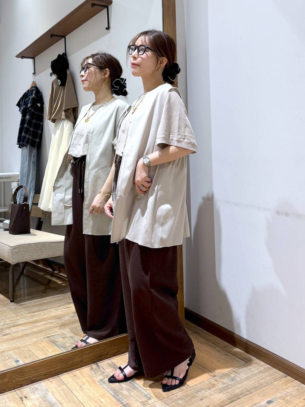 「低身長、体型カバー、カジュアル、低身長_GLOBALWORK、145～150cm_GLOBALWORK、GLOBAL WORK、Tシャツ、ワイドパンツ、ウエストゴム、ゆったり、ベーシック/シンプル、メガネ女子、夏コーデ、セールコーデ」｜「Me%のCASIOスタンダードウオッチ 322501（アナログ腕時計、ホワイト系）」を使った、shizuruさん（レディース・149cm）の夏コーディネートの2枚目の写真