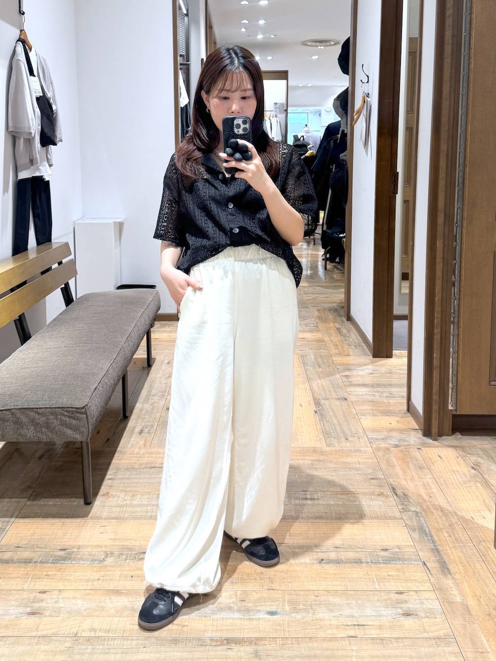 「低身長、体型カバー、カジュアル、低身長_GLOBALWORK、145～150cm_GLOBALWORK、GLOBAL WORK」｜「WINGのWingコラボ/Fffit エフィット/カップ付きキャミ/291149（キャミソール、ブラック系）」を使った、shizuruさん（レディース・149cm）の夏コーディネートの3枚目の写真