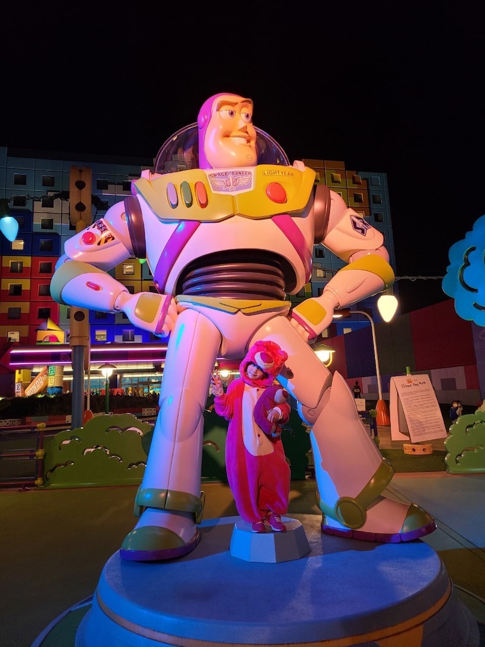 ブルー系のおもちゃ、その他のその他を着用したキッズの秋コーディネートの2枚目の写真