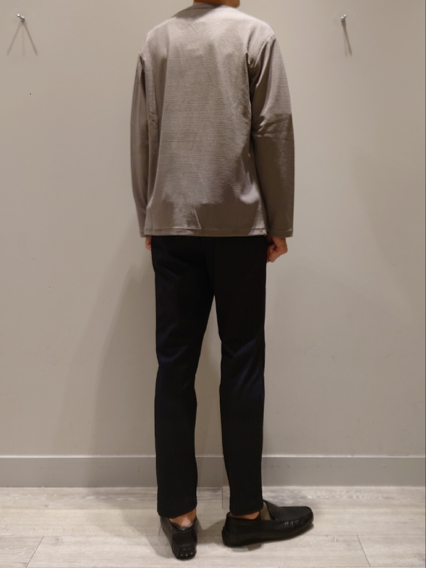 「カーディガン、ボタンレスカーディガン、白Tシャツ、ストライプパンツ、スラックス、ドライビングシューズ、スリッポン、メガネ男子、オトナカジュアル、大人カジュアル、きれいめカジュアル、休日スタイル、きれいめスタイル、キレイめコーデ、休日コーデ」｜「ABAHOUSE GRAYの【アンサンブル対応】フクレ ジャガード セミショール カーディガン（カーディガン/ボレロ、ブラウン系）」を使った、YASUIさん（メンズ・184cm）の夏コーディネートの4枚目の写真