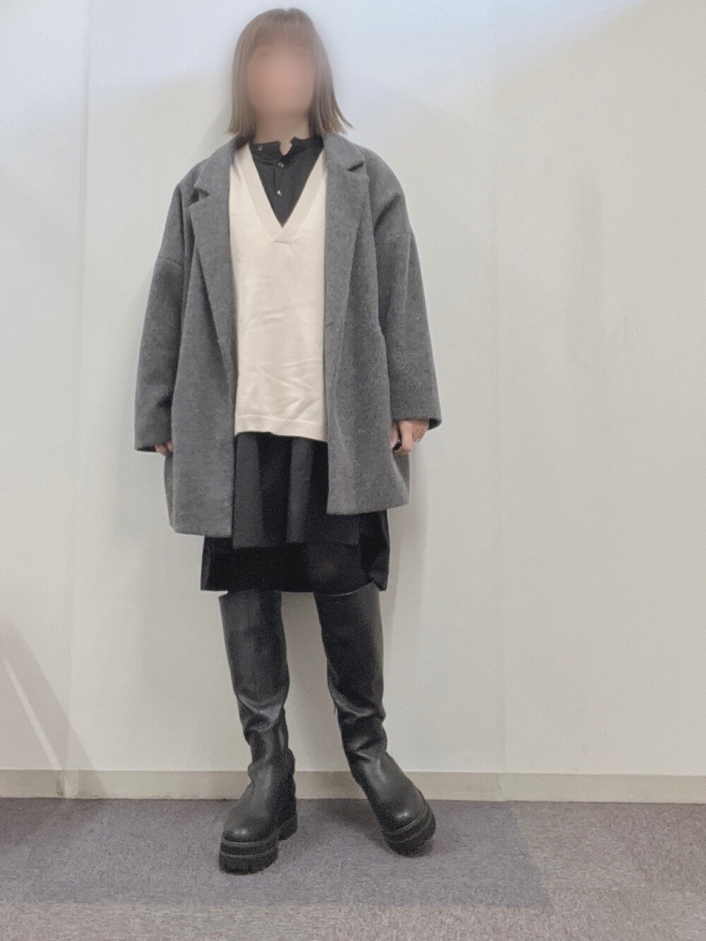 「パンツスタイル、冬、今日のコーデ、カジュアルコーデ、ラクチンコーデ、シャツスタイル、おしゃれさんと繋がりたい、ロングブーツ、レイヤードスタイル、ootd、ニット、プチプラ」｜「LOWRYS FARMのバンドカラータックチュニック　922771（シャツ/ブラウス、ブラック系）」を使った、ナナさん（レディース・156cm）の冬コーディネートの2枚目の写真