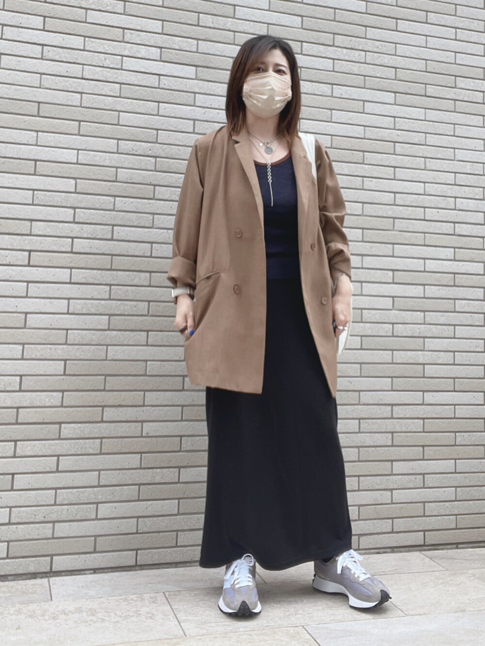 「お出かけコーデ、カジュアル、オトナカジュアル、着回しコーデ、プチプラ、カジュアルコーデ、おしゃれさんと繋がりたい、スカートコーデ、ゆるコーデ、スニーカーコーデ、ジャケット」｜「Kastaneの【SETUP対応】SETUPダブルジャケット（テーラードジャケット、ブラウン系）」を使った、ナナさん（レディース・156cm）の夏コーディネートの2枚目の写真