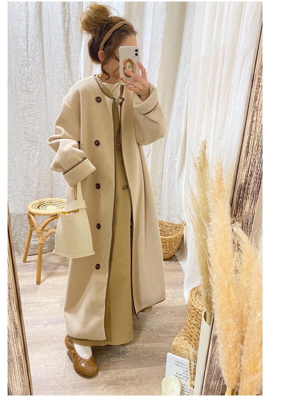 「ジャンパースカート、ベージュコーデ、春服コーデ、ほめられ本命コーデ、バレンタイン、大人女子、ワンピース、ワントーンコーデ、低身長、淡色コーデ、春、スカート、ガーリーコーデ、しまむら、Vネック」｜「Futier landのVネックフレアツイルワンピース（ワンピース、ベージュ系）」を使った、and_LaLaLa_ootdさん（骨格ウェーブ・レディース・148cm）の冬コーディネートの4枚目の写真