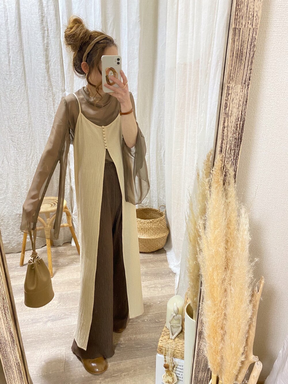 「春コーデ、きれいめカジュアル、おでかけコーデ、淡色コーデ、シアートップス、スリットスリーブ、シアー、キャミワンピ、lawgy、低身長、しまむら、淡色女子、低身長コーデ、フレアスリーブ、ワンピース」｜「lawgyのアイテム（ショルダーバッグ、ベージュ系）」を使った、and_LaLaLa_ootdさん（骨格ウェーブ・レディース・148cm）の春コーディネートの4枚目の写真