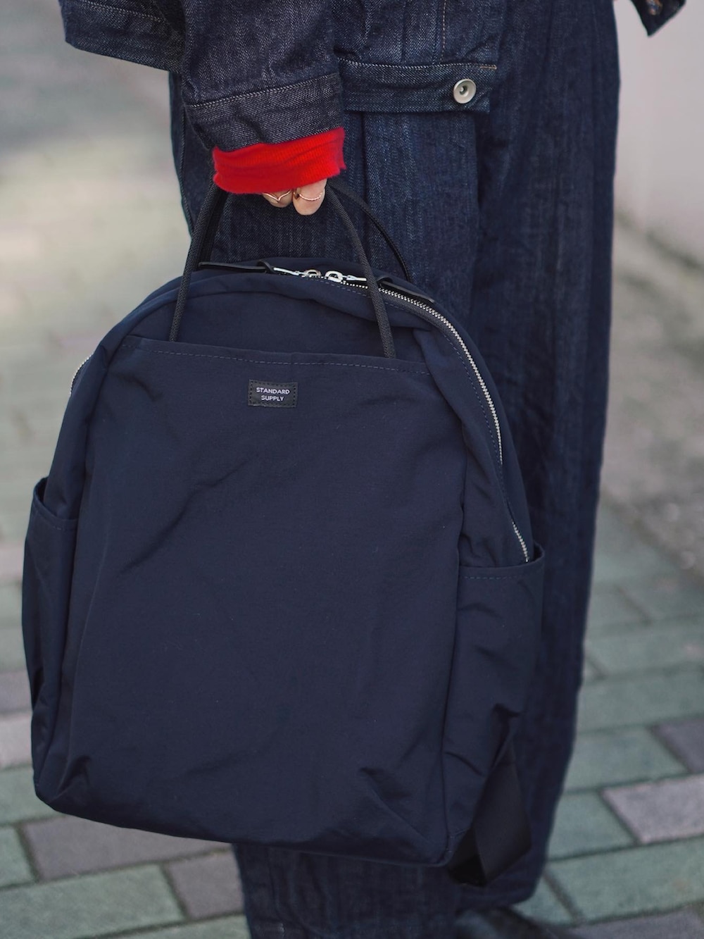 「ゆきふいるむ、お店図鑑、STANDARD SUPPLY、リュック、バックパック、春コーデ、デニムオンデニム、低身長コーデ、デニムジャケット、レザーシューズ、ペタンコ靴、デニム、セットアップ、レイヤードスタイル、シンプルコーデ」|「yuniの△cotton denim ノーカラー ブルゾン(デニムジャケット、その他)」を使った、yukiさん(レディース・152cm)の冬コーディネートの2枚目の写真