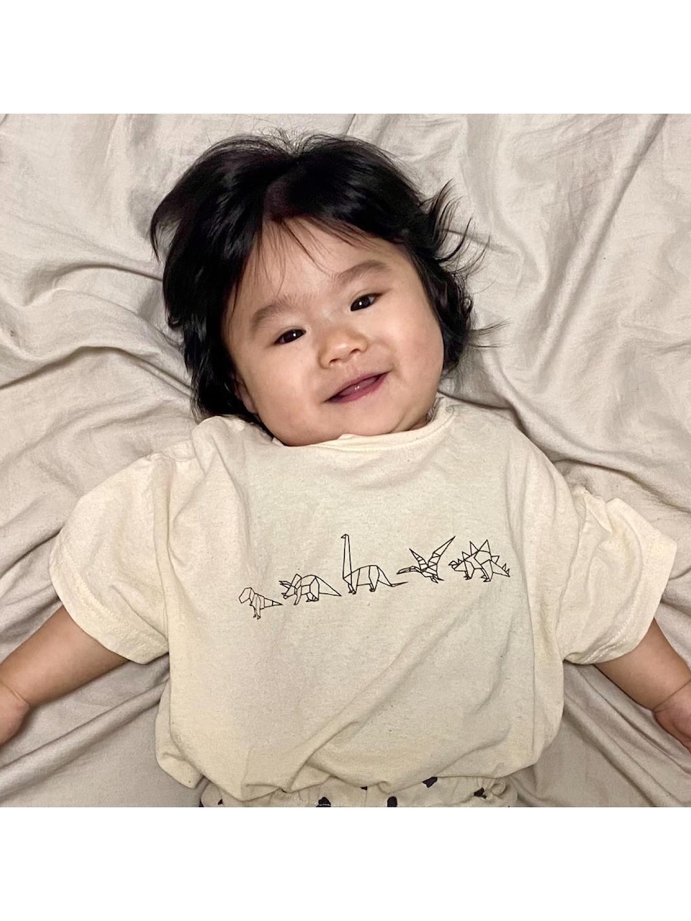 「むすこーで、ベビーコーデ、男の子コーデ、Tシャツ、柄パンツ、韓国子供服、H&M、anggo、アカチャンホンポ、ootd、生後８ヶ月、バケットハット、キッズコーデ、夏コーデ、夏だ！Tシャツ着よう！」｜「H&MのH&M - サンハット - ブルー（その他ベビー用品、ブルー系）」を使った、つ む ま ま 。さん（キッズ・60cm）の夏コーディネートの2枚目の写真