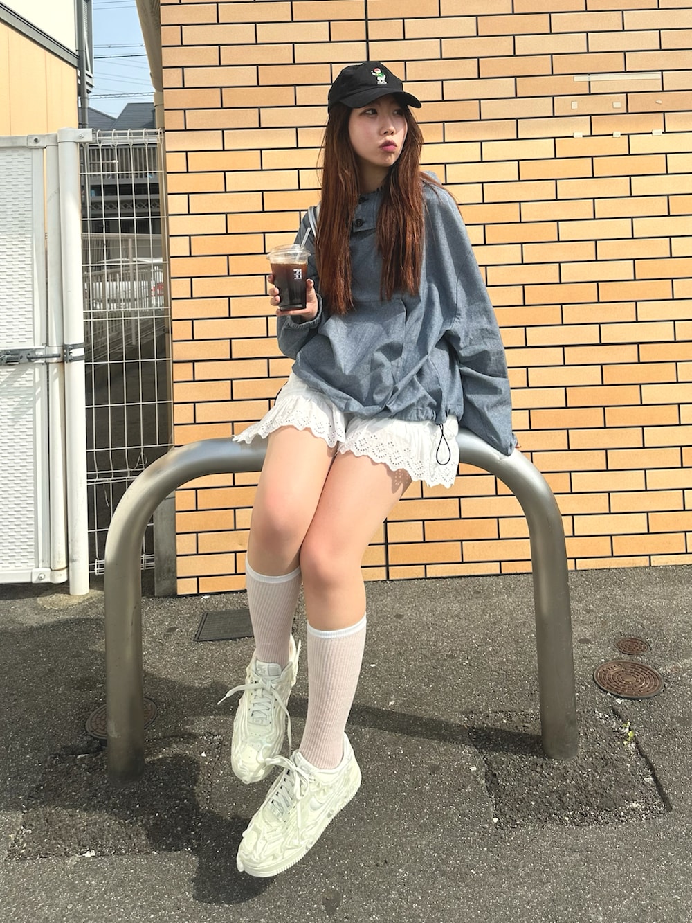 Maiさんの「【 NO NEED by 215ot_ 】シャンブレーアノラック（NO NEED）」を使ったコーディネートの2枚目の写真