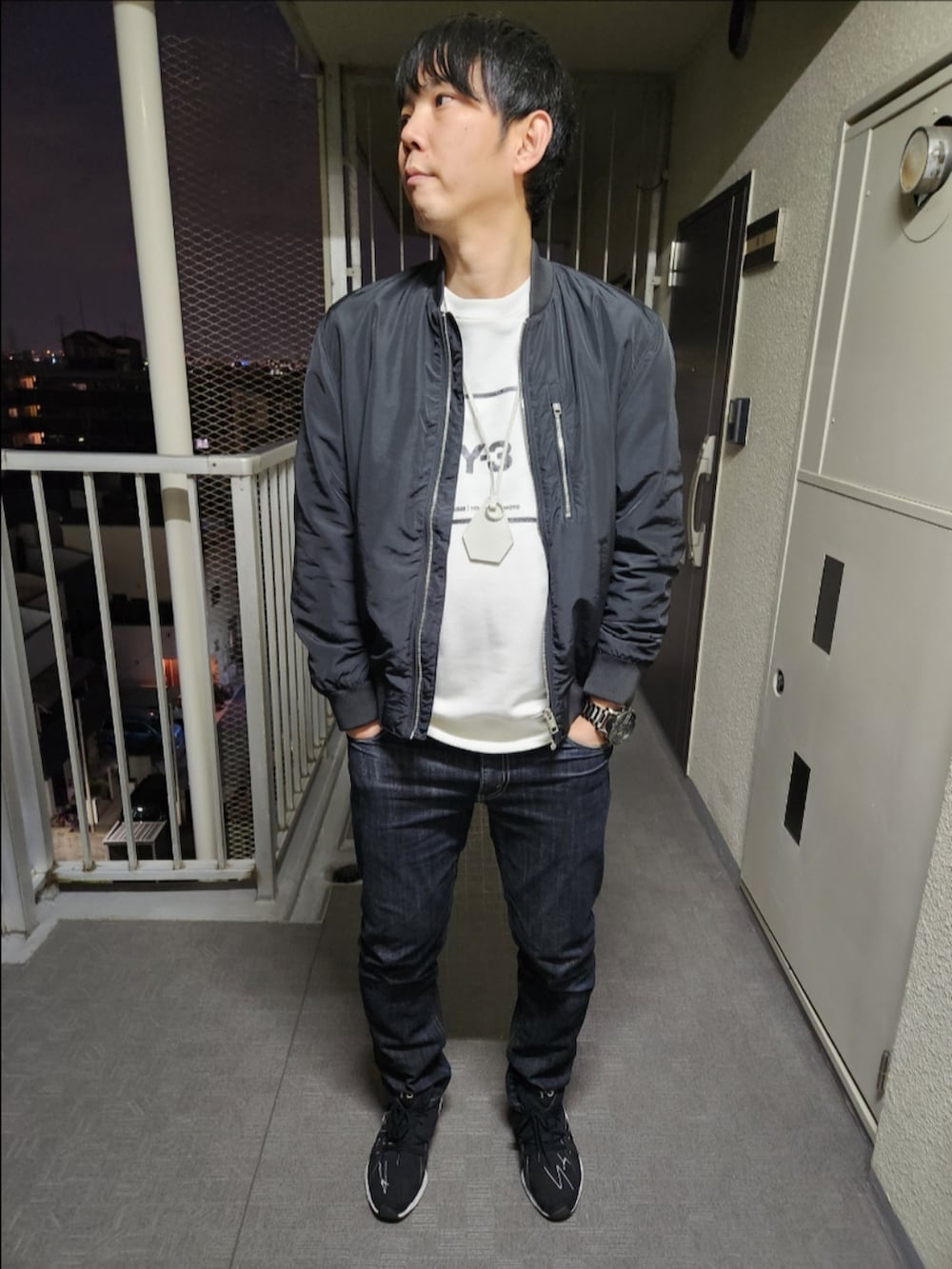 「H&M、Y-3、GU、ジップアップブルゾン、U SQUARE LABEL GRAPHIC CREW SWEATSHIRT、FYW S-97、スウェット、クロシェット、春コーデ」｜「H&Mのアイテム（ブルゾン、ブラック系）」を使った、akkunn_akkunnさん（メンズ・180cm）の春コーディネートの2枚目の写真