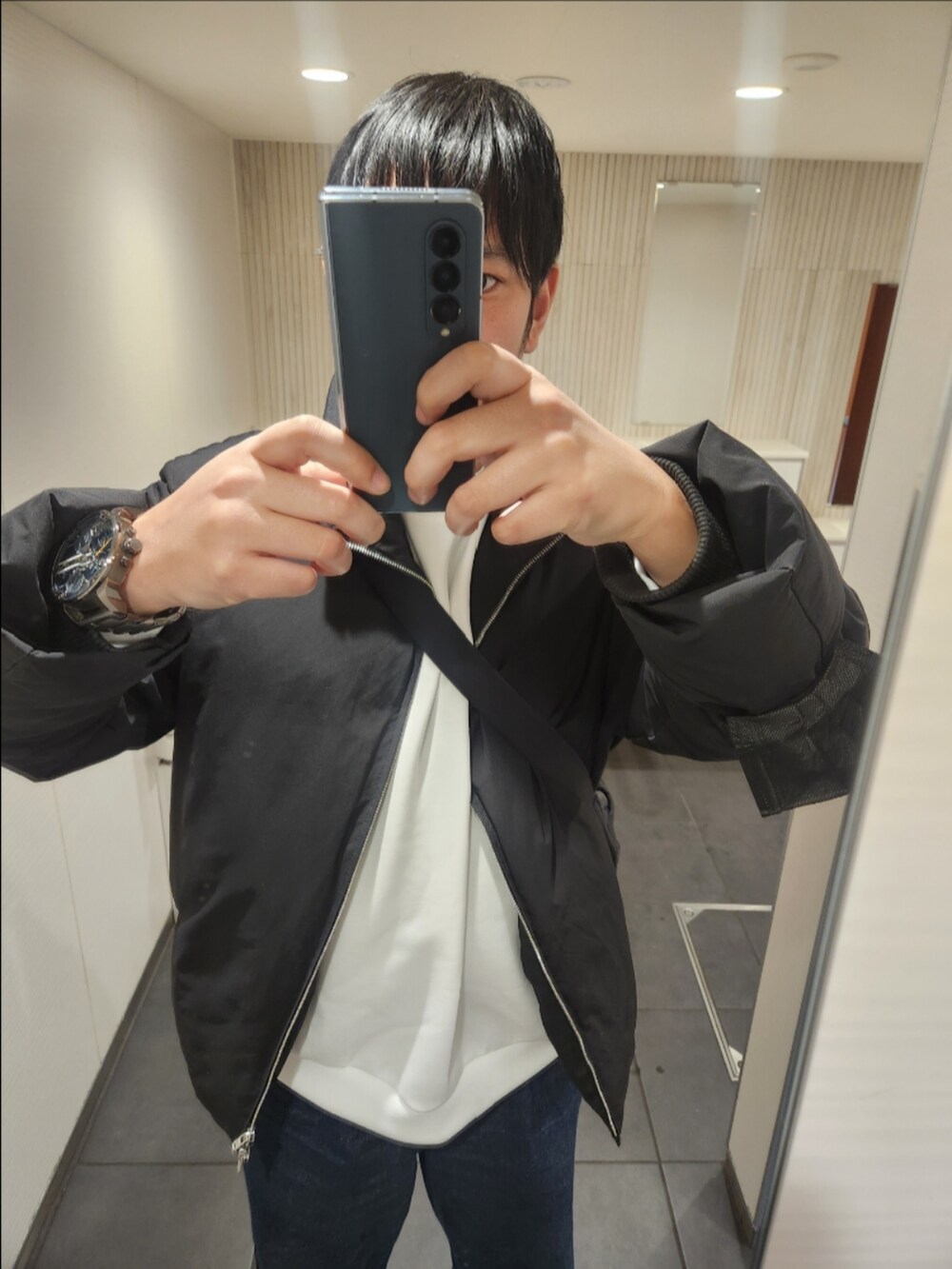 「WYM、GU、冬コーデ、HEAT FIBER DOWN、ダブルフェイスプルオーバー、デニムバギースラックス、リアルレザースニーカー、ダウン、スウェット」｜「WYM LIDNMのMETAL ZIP MINIMAL HEAT FIBER DOWN（ダウンジャケット/コート、ブラック系）」を使った、akkunn_akkunnさん（メンズ・180cm）の冬コーディネートの2枚目の写真