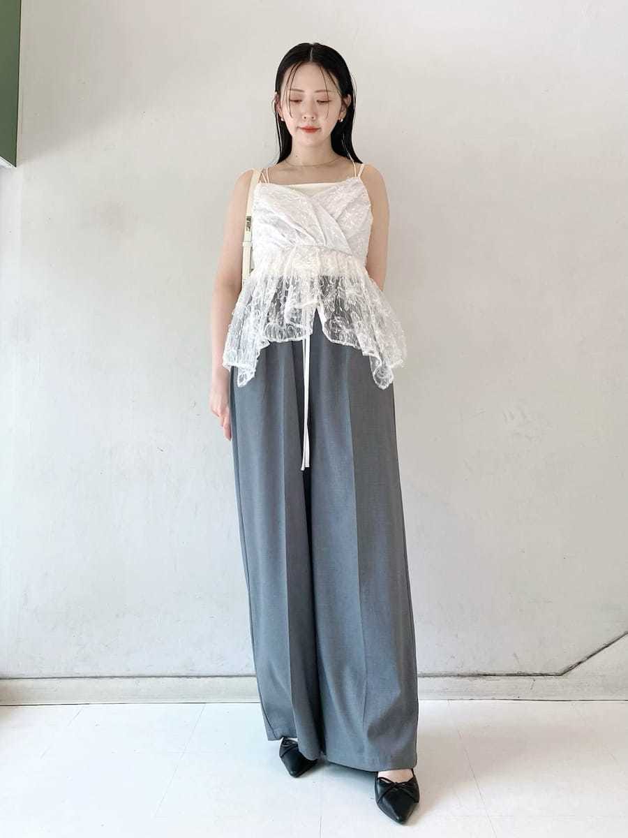 LILY BROWNさんの「シアーチュールペプラムキャミトップス（LILY BROWN）」を使ったコーディネートの4枚目の写真