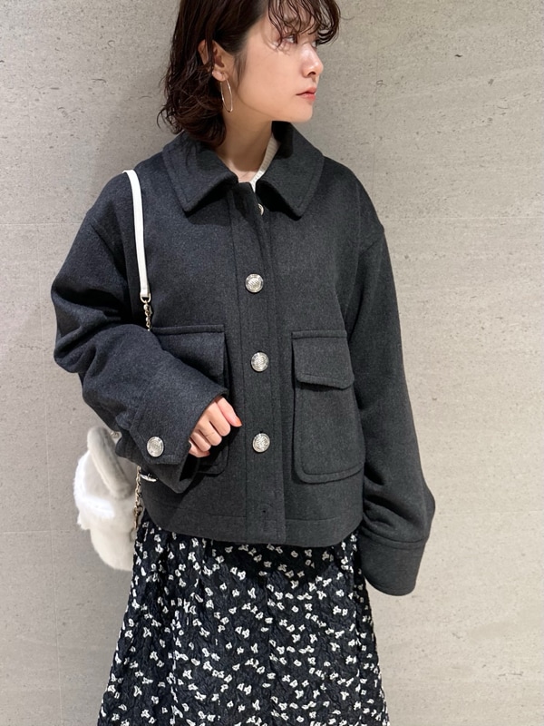 「骨格ウェーブ、ジャガード、イエベ春、イエローベース、冬の一押しニット、花柄アイテム、アウター、スカート、モノトーンコーデ、デートコーデ、柄アイテム、低身長コーデ、ビジュー」|「LILY BROWNのウールジャケットコート(その他アウター、グレー系)」を使った、LILY BROWNさん(レディース・152cm)の冬コーディネートの5枚目の写真