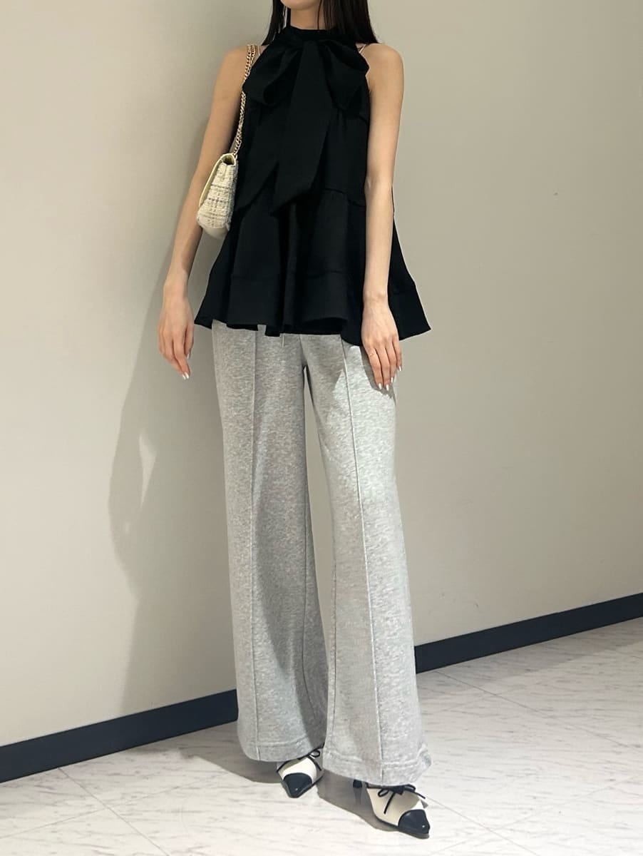 「骨格ウェーブ、ブラウス、夏コーデ、ボウタイ、シアー素材」｜「LILY BROWNのティアードアメスリトップス（シャツ/ブラウス、ブラック系）」を使った、LILY BROWNさん（レディース・163cm）の春コーディネートの5枚目の写真