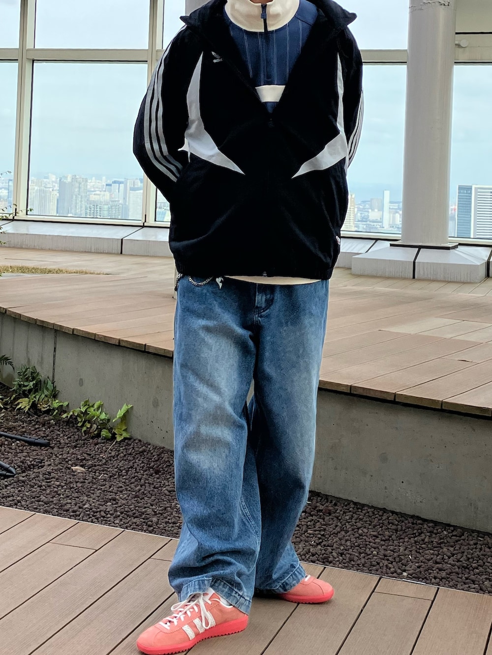 「スウェット、スニーカー、adidas、ジャージ、アディダス、adidas originals、バミューダ、トラックトップ、ハーフジップ、クライマクール」｜「adidasのクライマクール トラックトップ（ジャージ） / アディダスオリジナルス adidas Originals（パーカー、ブラック系）」を使った、MS:(さん（メンズ・171cm）の春コーディネートの2枚目の写真