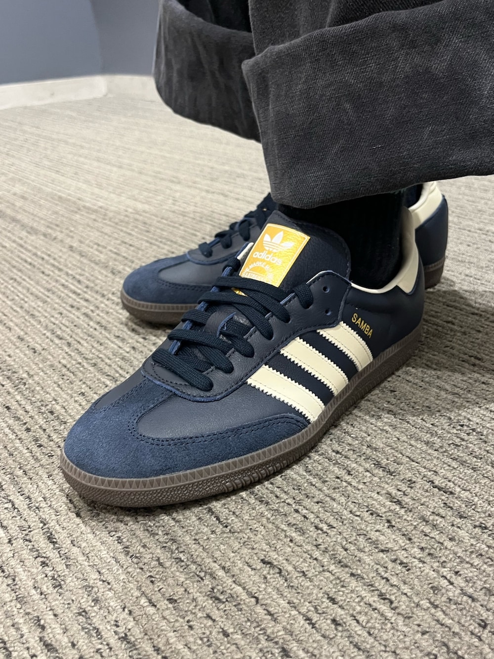 「スニーカー、adidas、ジャージ、ベースボールキャップ、adidas originals、トラックジャケット、サンバ、ベッケンバウアー、アディカラー、samba」｜「adidasのサンバ OG / Samba OG（スニーカー、ブルー系）」を使った、MS:(さん（メンズ・171cm）の秋コーディネートの5枚目の写真