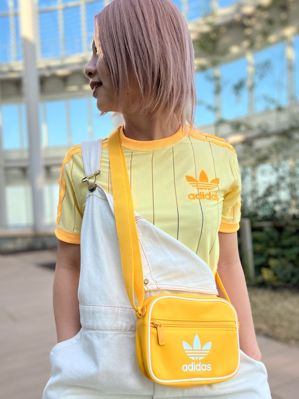 AH(六本木オフィス)｜adidasのショルダーバッグを使ったコーディネート