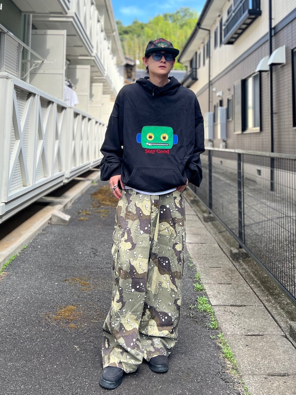 「秋コーデ、秋のコーデ、秋服準備はじめました、秋っぽコーデ更新中、パーカー、アウトドアスタイル、アウトドア、ストリート、ストリートコーデ、NIKE、エアフォースワン、AIR FORCE 1、Nike stussy、古着MIX、WEARyouthコーデ」｜「BALLSY.BROTHERSのアイテム（キャップ、ブラック系）」を使った、Reoさん（メンズ・171cm）の秋コーディネートの2枚目の写真
