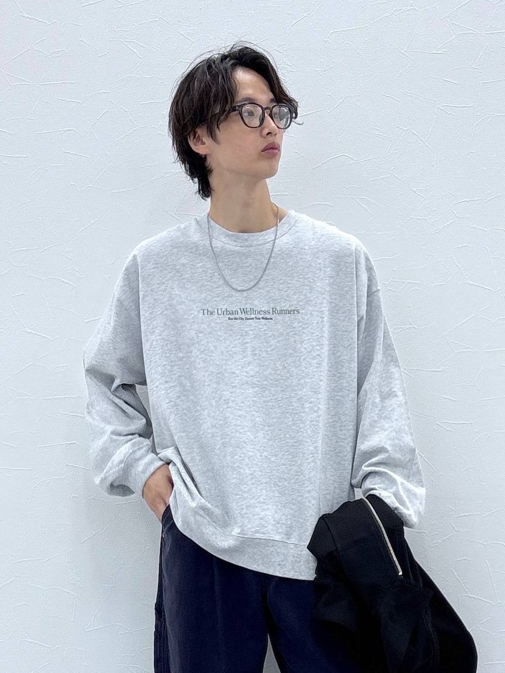 「女子ウケ、ベーシック/シンプル、秋コーデ、ラフ、Tシャツ、ネックレス、ブレスレット、ワイドパンツ、RAGEBLUE、シンプルコーデ、きれいめカジュアル、シンプル、ブルゾン、カジュアル、トラッド」｜「RAGEBLUEのデザインメタルリング（リング、シルバー系）」を使った、 koutaさん（メンズ・173cm）の夏コーディネートの7枚目の写真