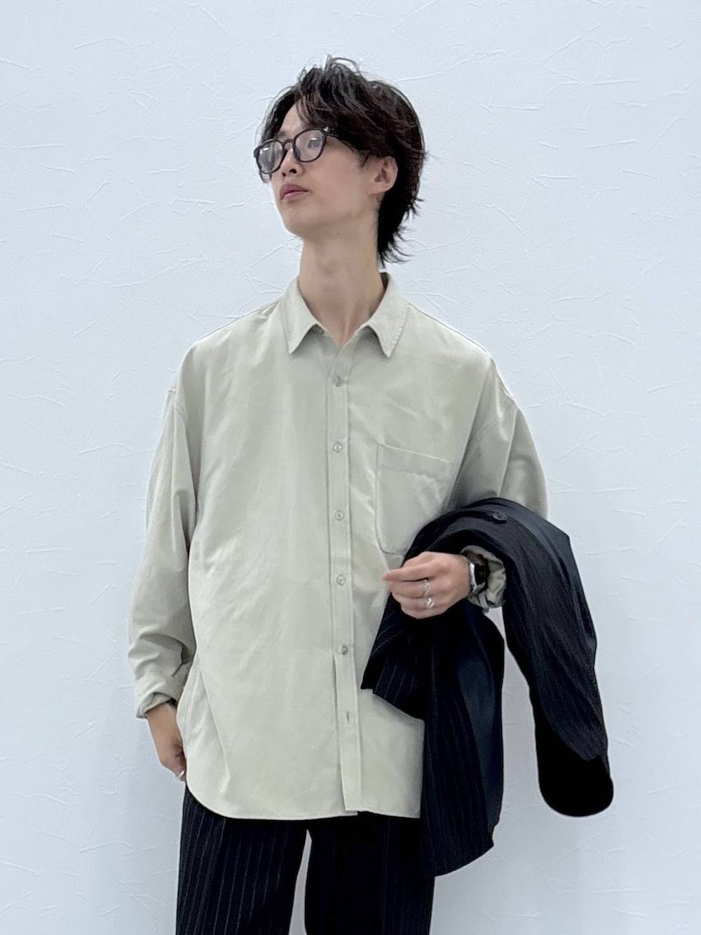 「リング、女子ウケ、ベーシック/シンプル、きれいめ、ラフ、ネックレス、ワイドパンツ、RAGEBLUE、シンプルコーデ、きれいめカジュアル、シンプル、秋コーデ、シャツ、セットアップ、テーラードジャケット」｜「RAGEBLUEのデザインメタルリング（リング、シルバー系）」を使った、 koutaさん（メンズ・173cm）の夏コーディネートの7枚目の写真