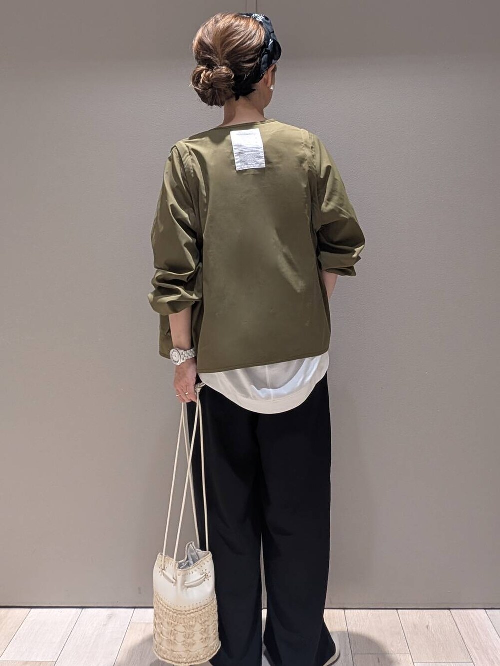 「LEPSIMのバックタックチュニック　290291（Tシャツ/カットソー、ホワイト系）」を使った、310lepsim75さん（レディース・163cm）の春コーディネートの3枚目の写真