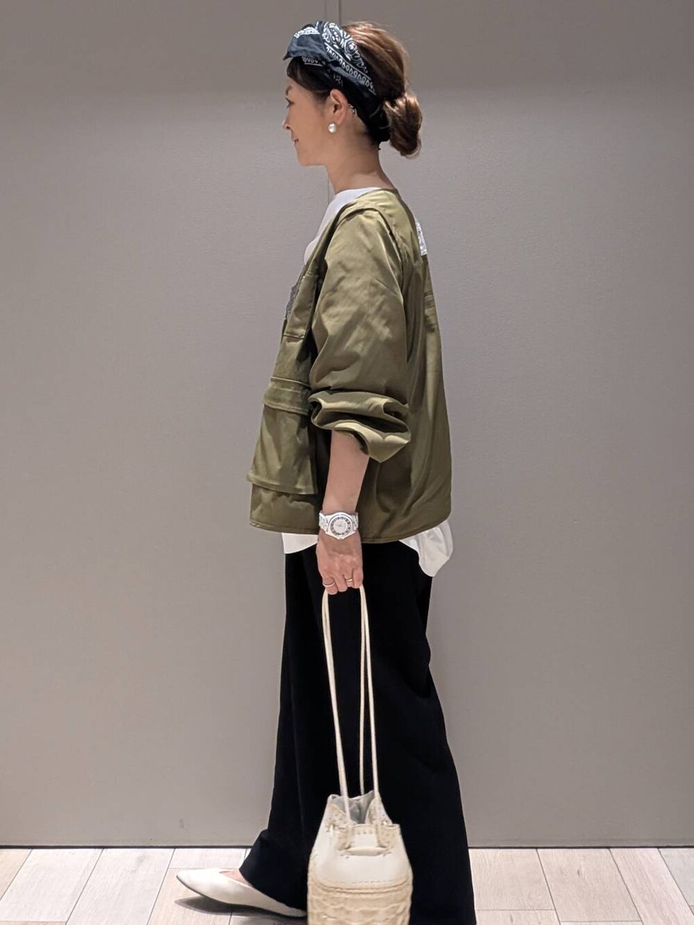 「LEPSIMのバックタックチュニック　290291（Tシャツ/カットソー、ホワイト系）」を使った、310lepsim75さん（レディース・163cm）の春コーディネートの2枚目の写真