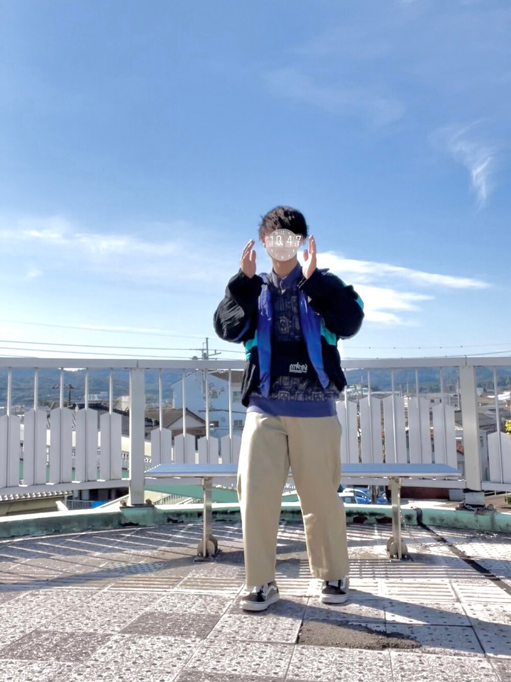 「ベージュ、プチプラ、秋服、ゆるコーデ、古着コーデ、低身長コーデ、秋コーデ、レディース、フェミニン」｜「Supreme のアイテム（キャップ、グリーン系）」を使った、ふくみずさん（メンズ・165cm）の秋コーディネートの2枚目の写真