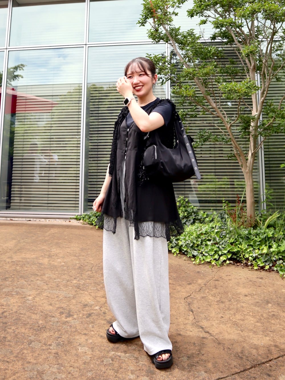 さとみ🫐（23）　　さんの「マルチポケットワンショルダーBAＧ/327984（JEANASIS）」を使ったコーディネートの4枚目の写真
