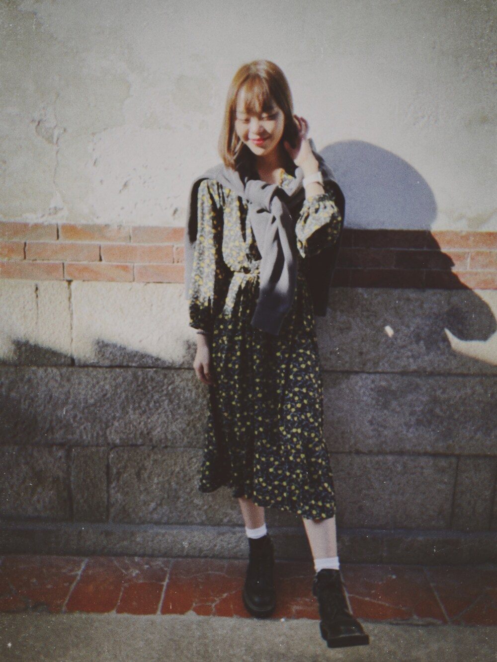 その他のワンピースを着用したレディースの冬コーディネートの2枚目の写真