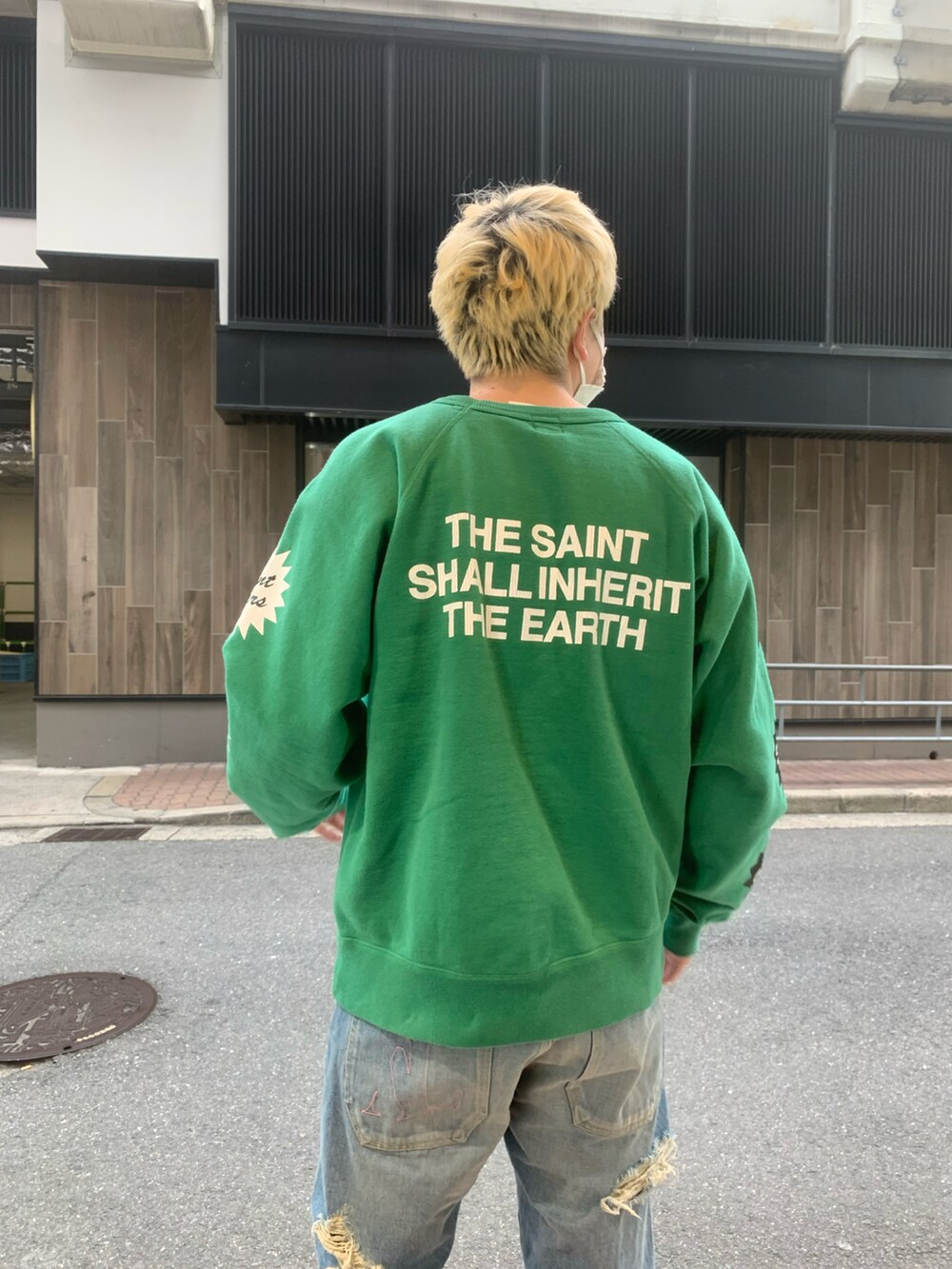 「カジュアル、いいね、save、フォローお願いします🤑、おしゃれさんと繋がりたい、saint michael、cvtvlist、Alexander McQueen、ROYAL FLASH、royalflash梅田」｜「ROYAL FLASHのアイテム（スウェット、グリーン系）」を使った、kaiseiさん（メンズ・172cm）の冬コーディネートの2枚目の写真