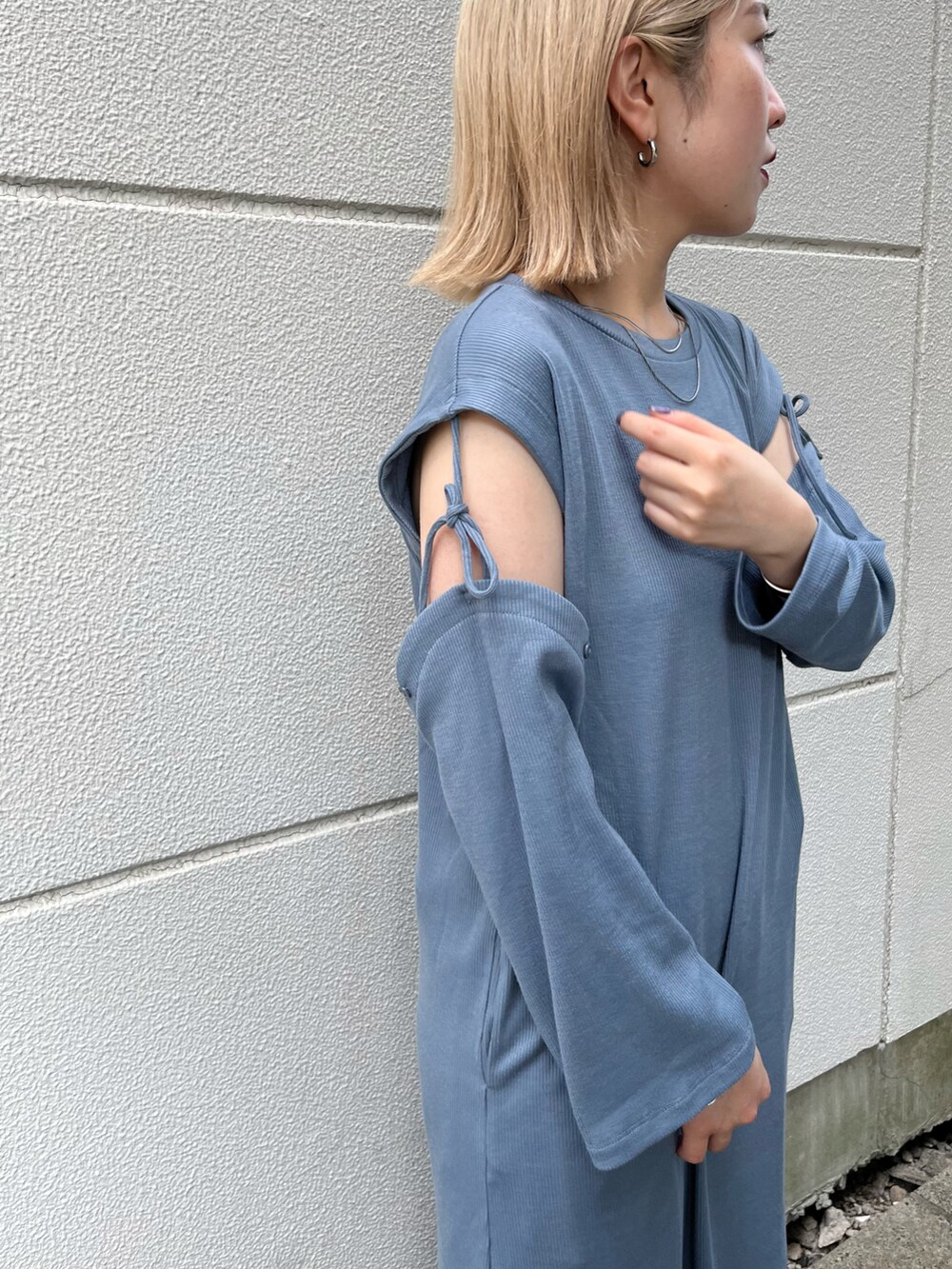 「Kastane、kastane_ootd、ワンピース、袖スリット、ブルー、低身長、低身長コーデ、低身長女子、トートバッグ」｜「Kastaneの【サイズ展開あり】袖スリットテレコティアードワンピース（ワンピース、ブルー系）」を使った、KOUTA CHIHIROさん（レディース・153cm）の夏コーディネートの3枚目の写真