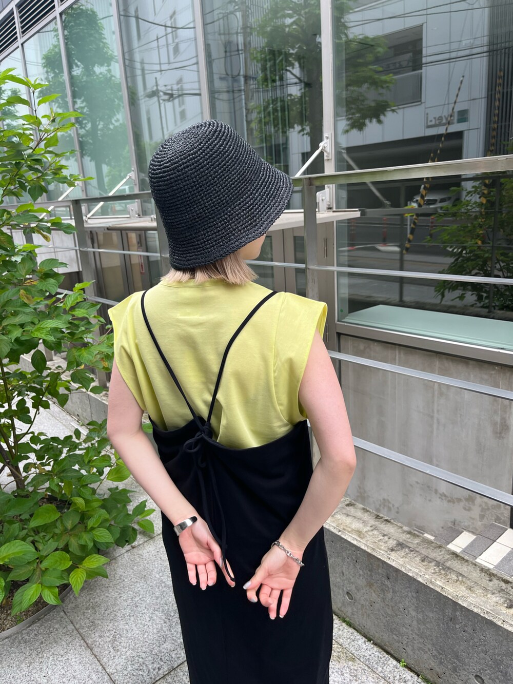 「Kastane、kastane_ootd、夏コーデ、大人カジュアル、ラクチンコーデ、キャミワンピ、骨格ウェーブ、低身長」｜「Kastaneの【新色追加】ポンチキャミワンピース（ワンピース、ブラック系）」を使った、KOUTA CHIHIROさん（レディース・153cm）の夏コーディネートの5枚目の写真