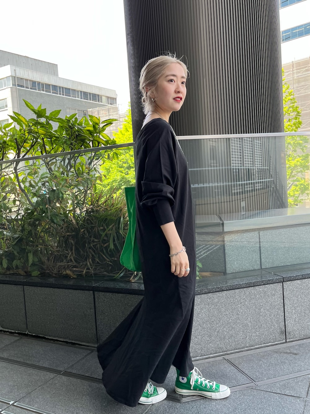 「Kastane、kastane_ootd、ベスト、キルティング、キルティングベスト、ワンピース、低身長、低身長コーデ、低身長女子、骨格ウェーブ」｜「Kastaneの【2022AWアイテム】キルティングベスト（ベスト、ホワイト系）」を使った、KOUTA CHIHIROさん（レディース・153cm）の夏コーディネートの4枚目の写真